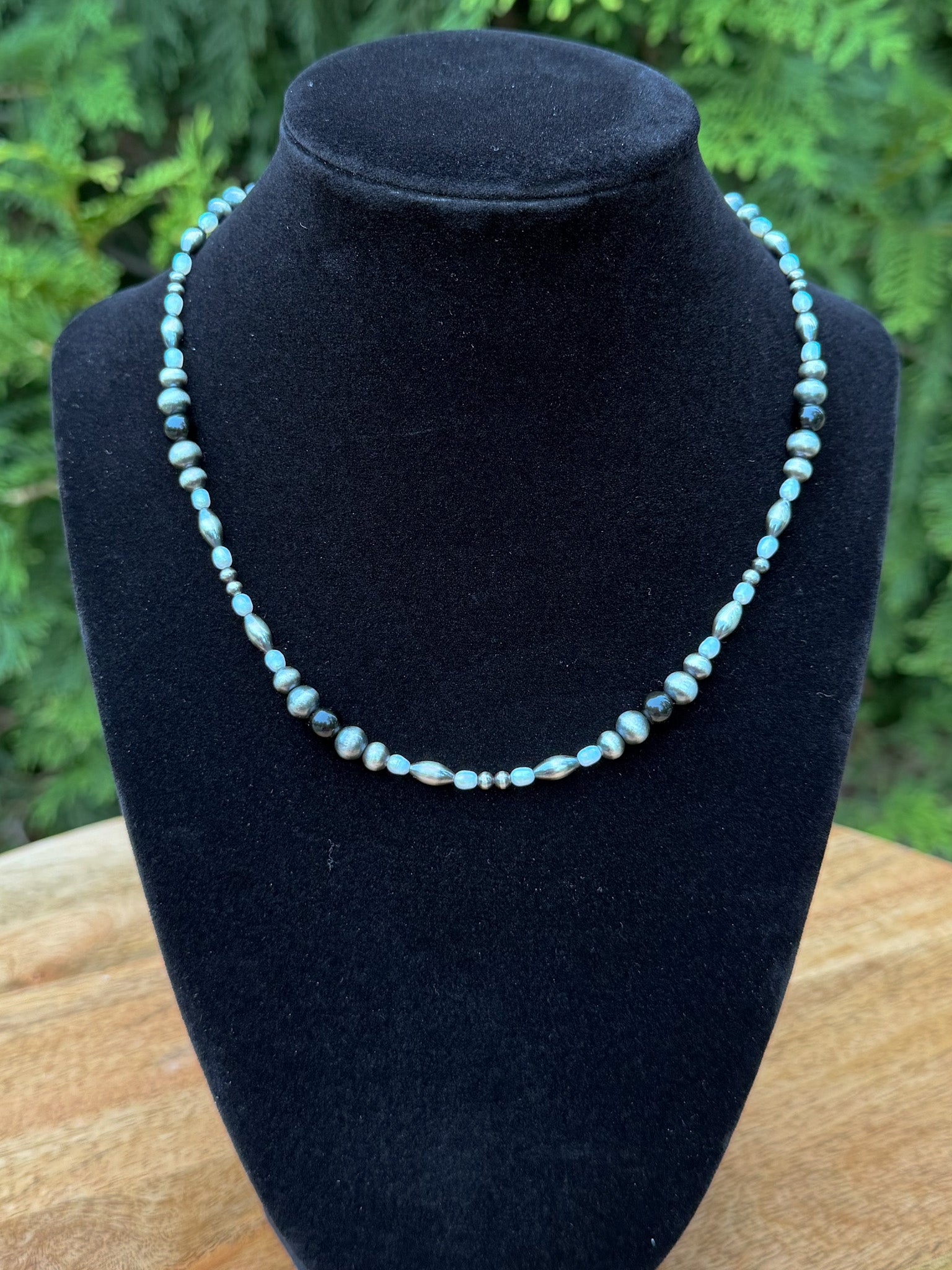The Calla Necklace